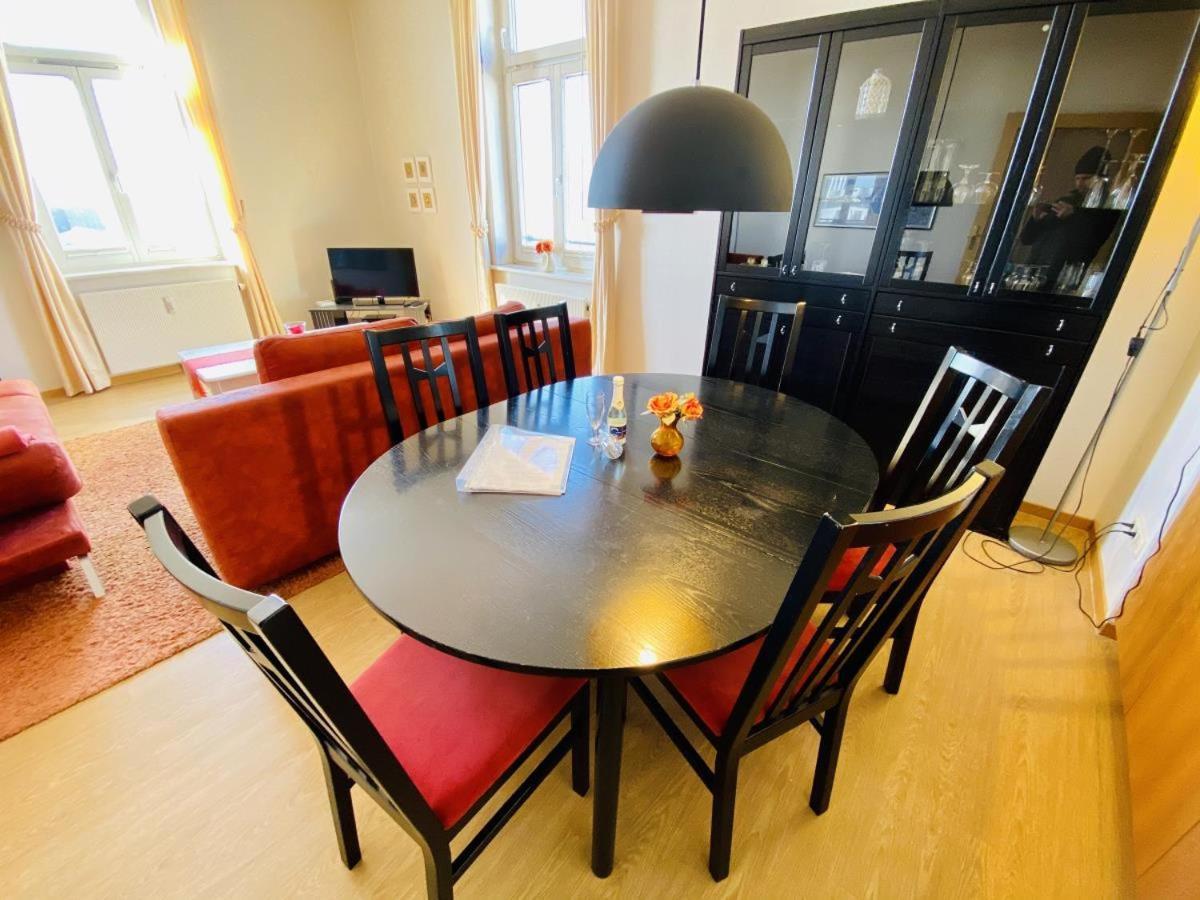 Ferienwohnung Berringer, Anker, direkt an der Promenade Rostock Exterior foto